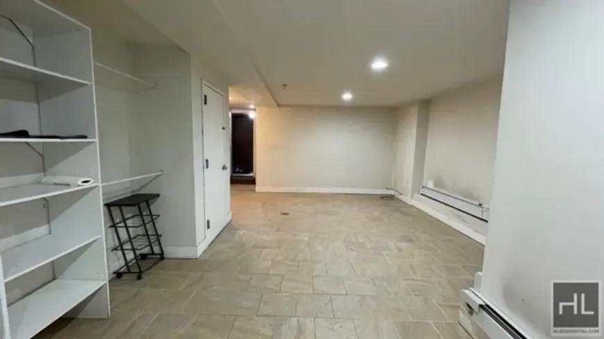 1860 Prospect Pl - Photo 6 of 9