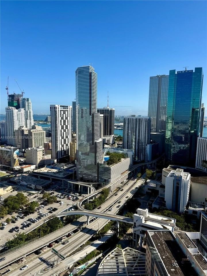 350 S Miami Ave #3907 - Photo 3 of 23