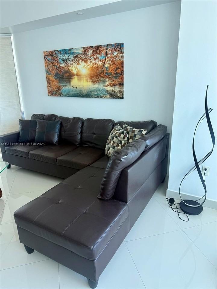 350 S Miami Ave #3907 - Photo 4 of 23