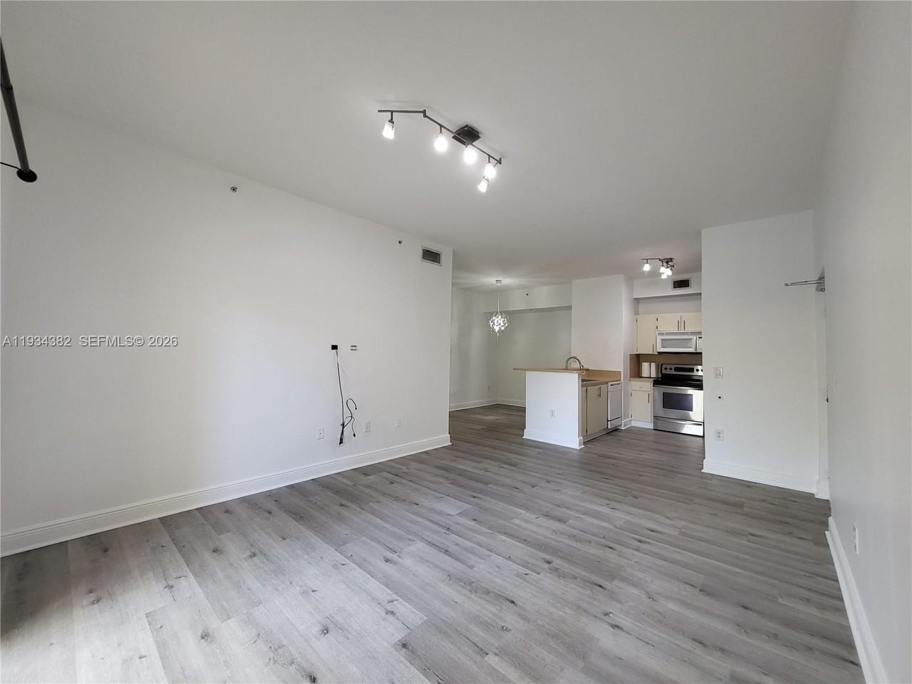 7200 Nw 114th Ave #112 - Photo 3 of 20