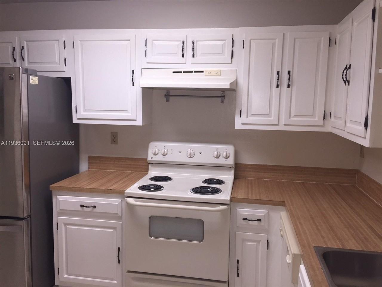 11527 Sw 64th St #F - Photo 5 of 24