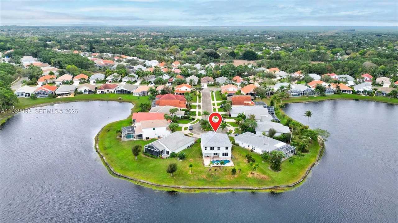 7109 Se Walden Pond Ct - Photo 2 of 20