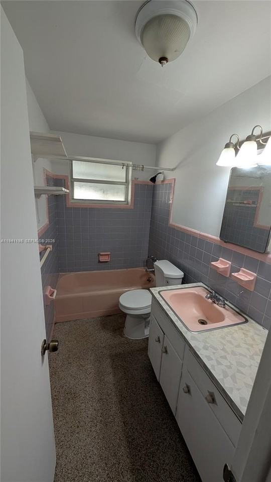 2024 Fillmore St #1 - Photo 3 of 5