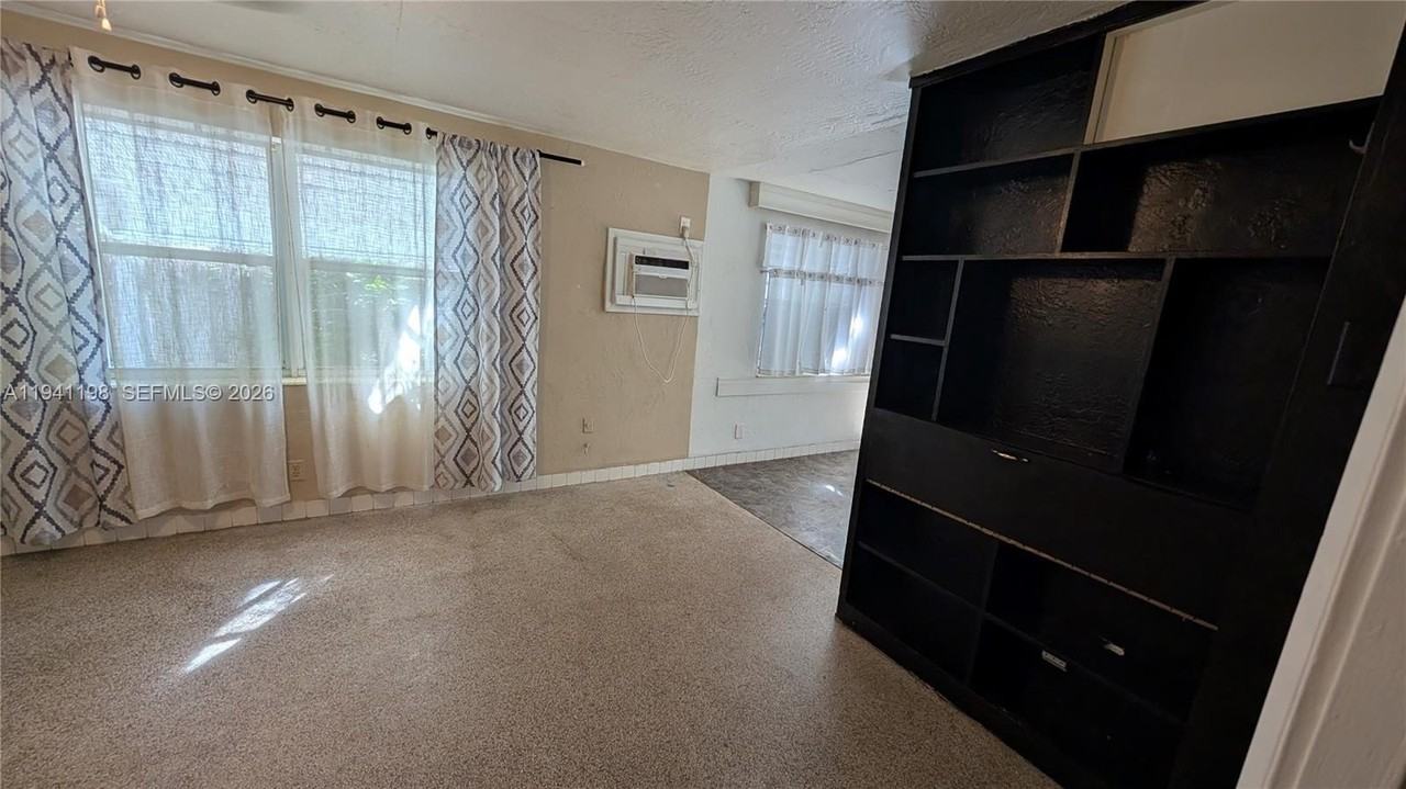 2024 Fillmore St #1 - Photo 4 of 5