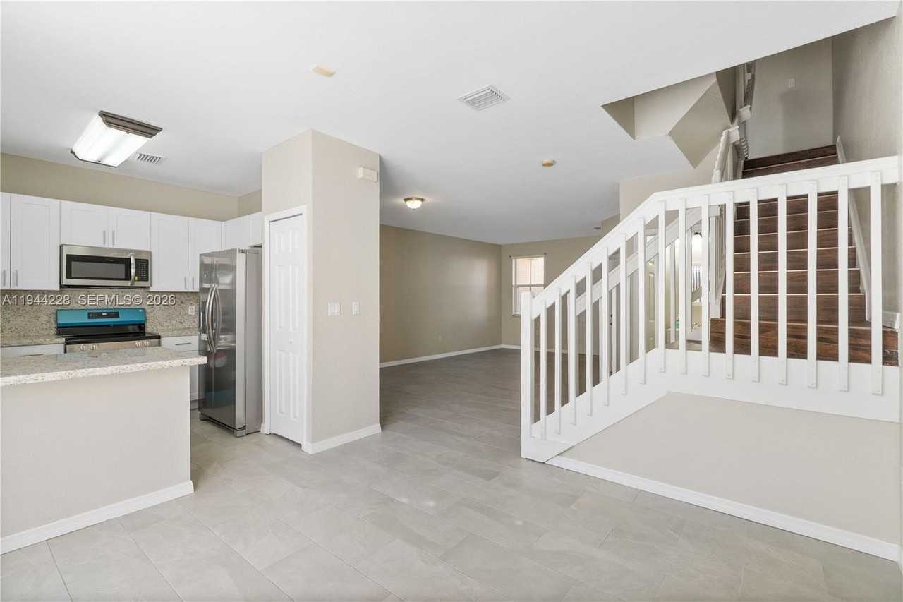 12476 Sw 122nd St - Photo 2 of 18