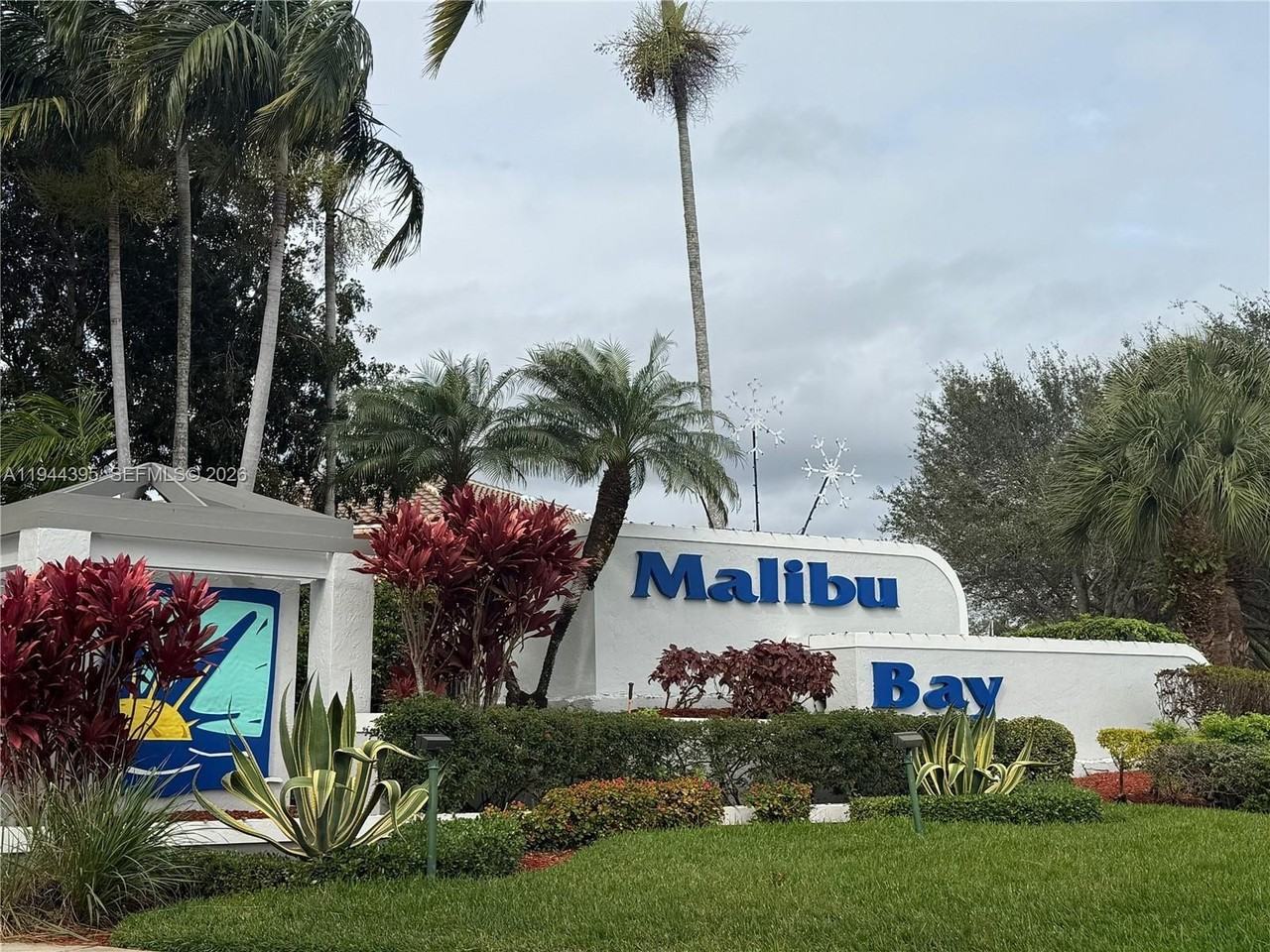 823 Nw 208th Ter #823 - Photo 2 of 23