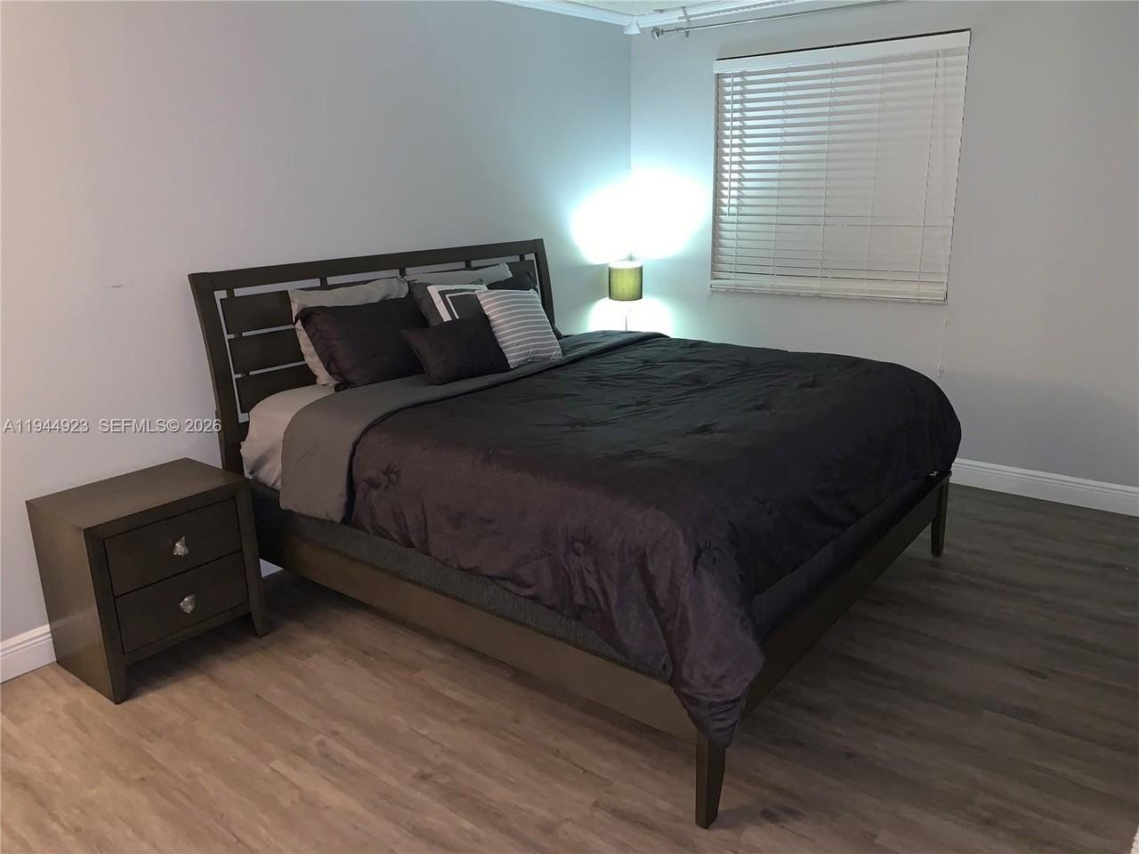 18356 Nw 68th Ave #A - Photo 5 of 7