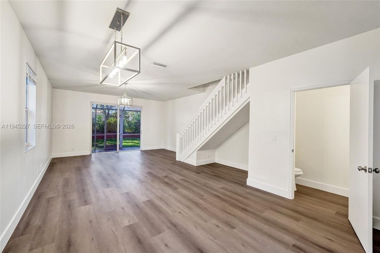 1978 Madeira Dr #1978 - Photo 3 of 21