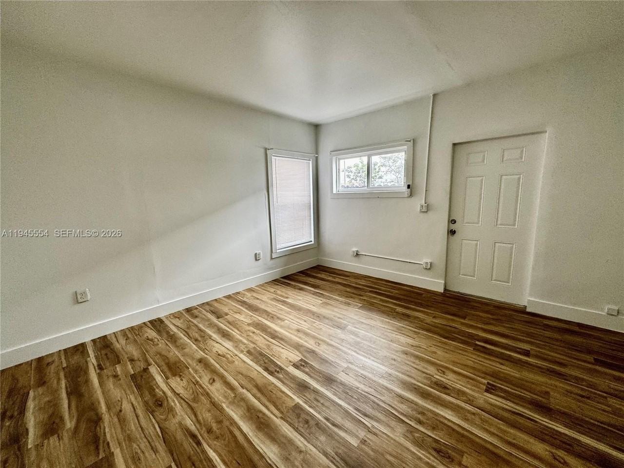 609 Nw 2nd Ave #4 - Photo 4 of 15