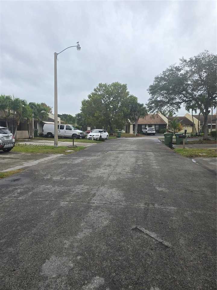 1322 Sandpiper Blvd #1 - Photo 2 of 25