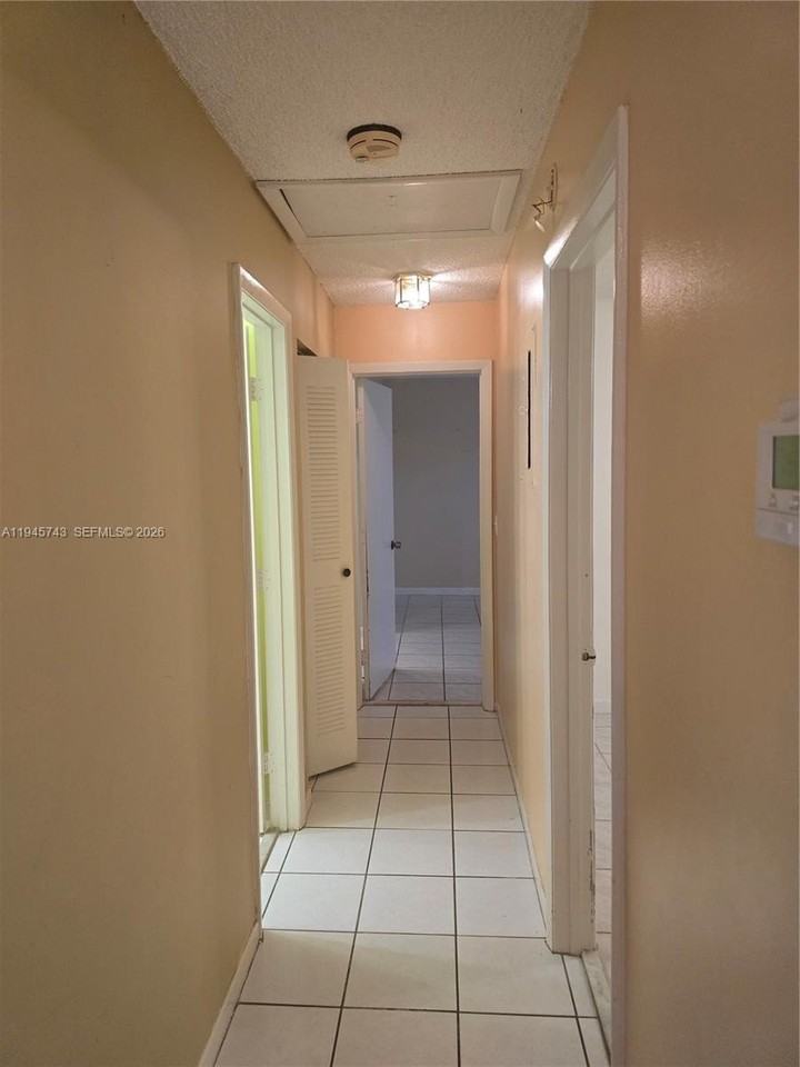 1322 Sandpiper Blvd #1 - Photo 7 of 25