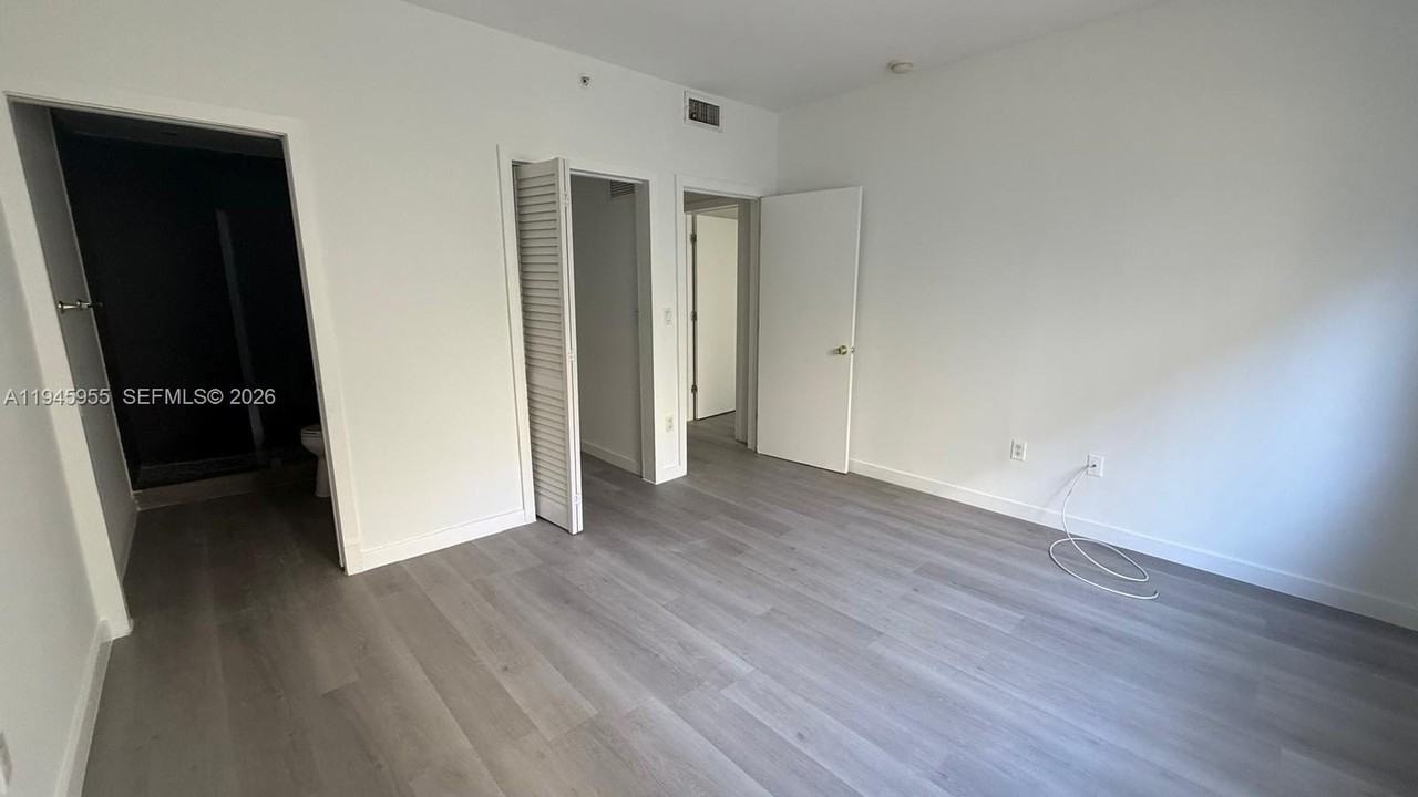 820 15th St #103 - Photo 7 of 16