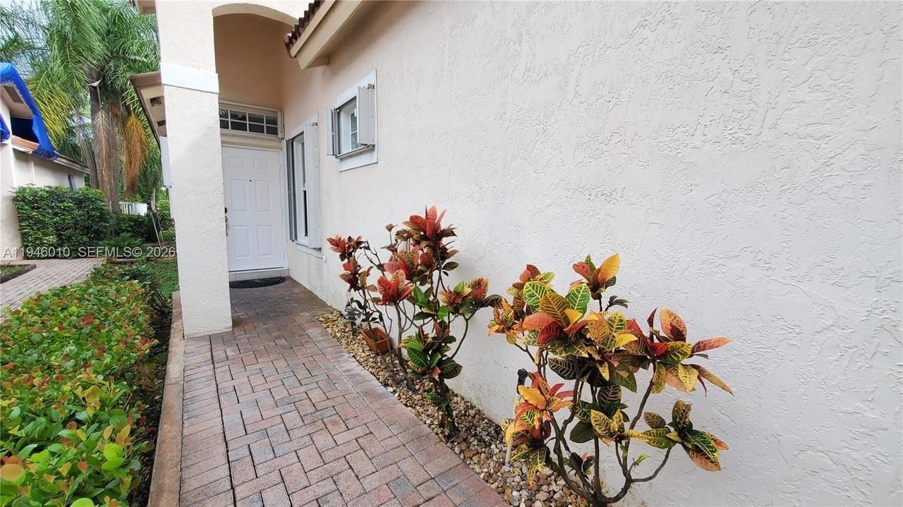 4144 Sapphire Ter #4144 - Photo 3 of 30