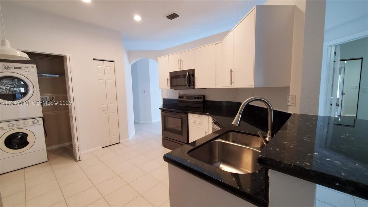 4144 Sapphire Ter #4144 - Photo 6 of 30