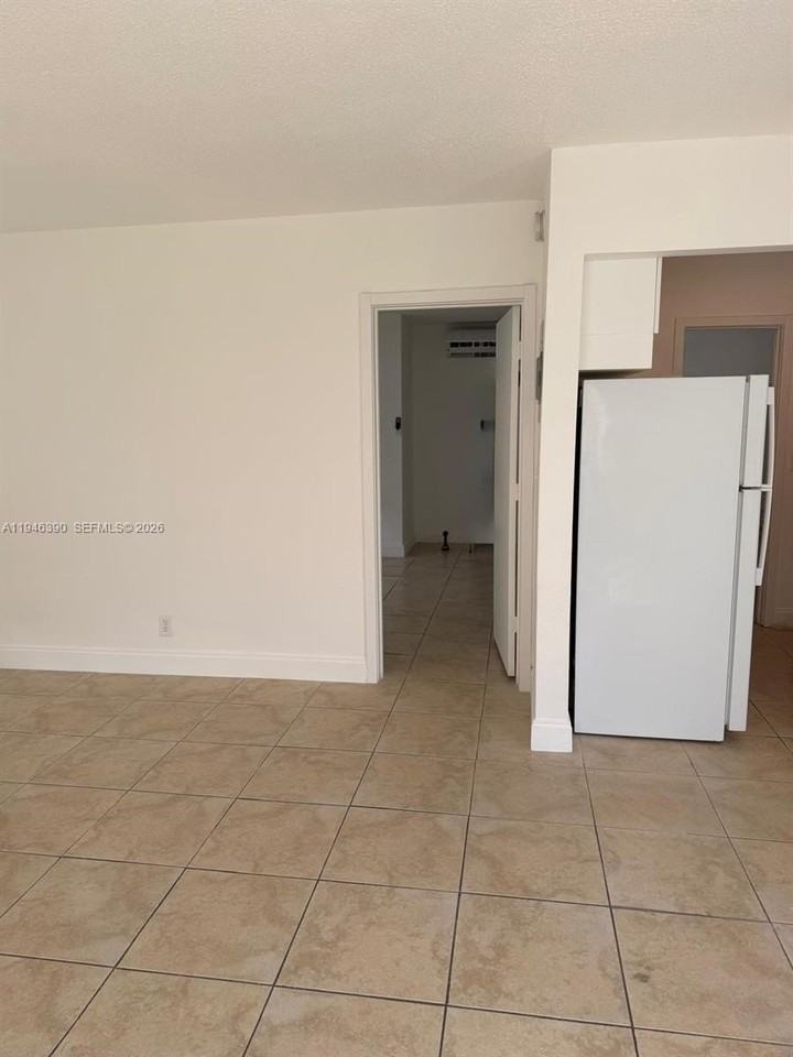 831 Nw 1st Ave #4 - Photo 6 of 22