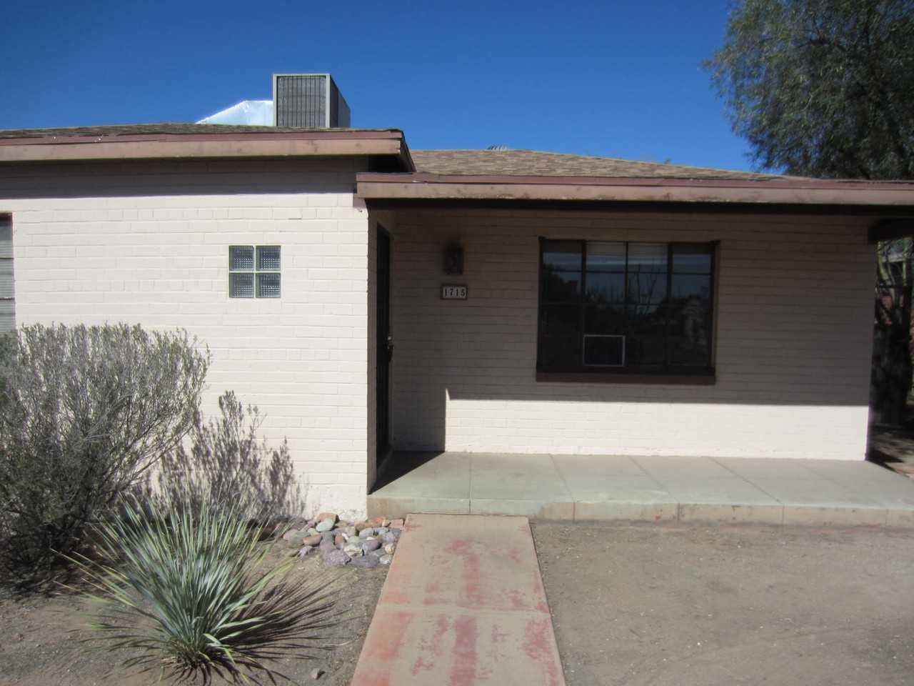 1715 E Silver St - Photo 3 of 44