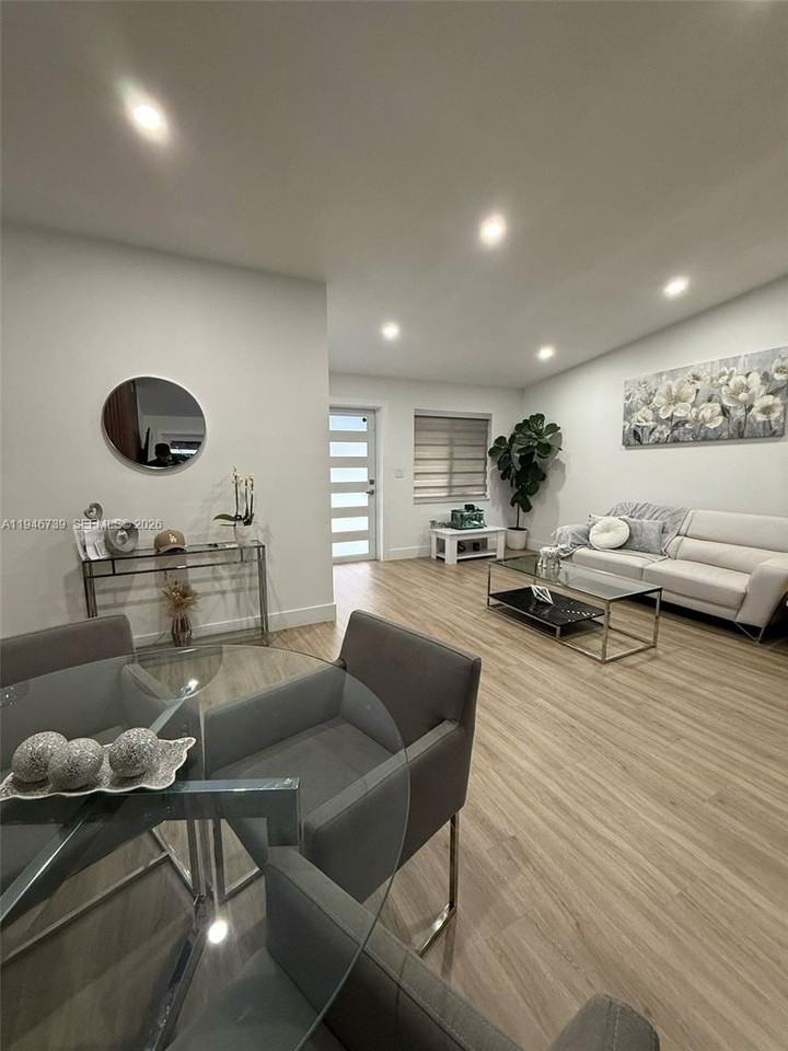 1040 Nw 127th Pl #1040 - Photo 2 of 20