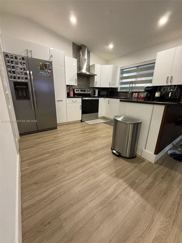 1040 Nw 127th Pl #1040 - Photo 6 of 20