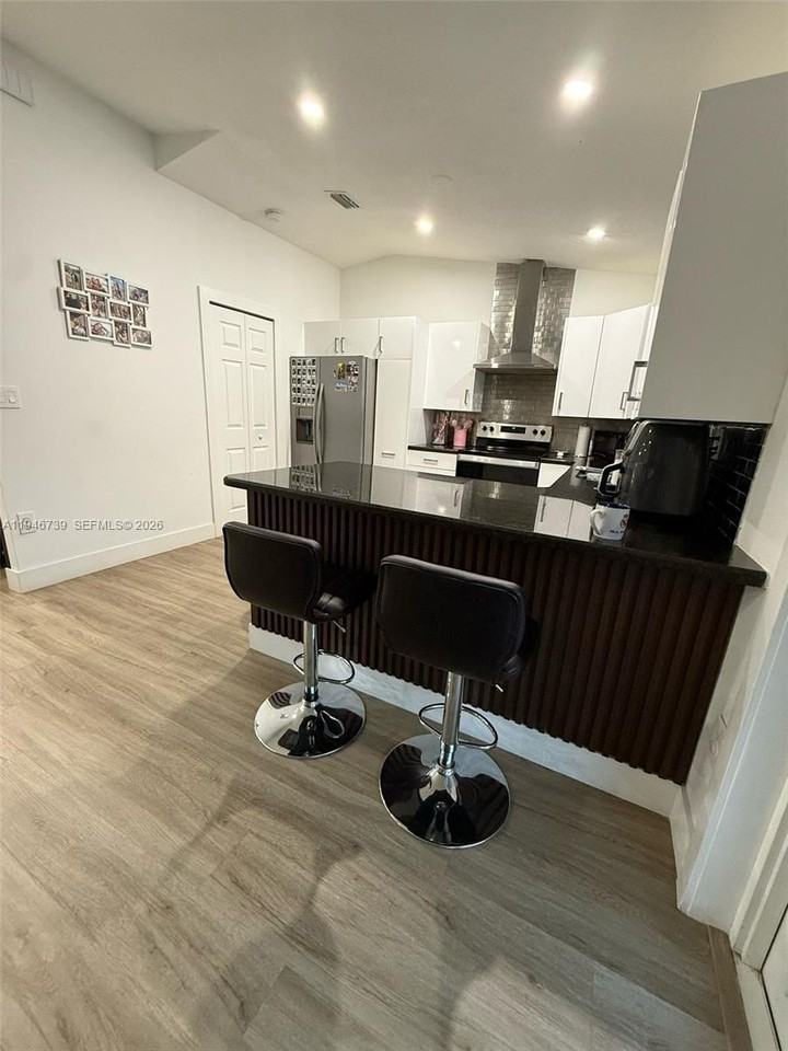 1040 Nw 127th Pl #1040 - Photo 7 of 20