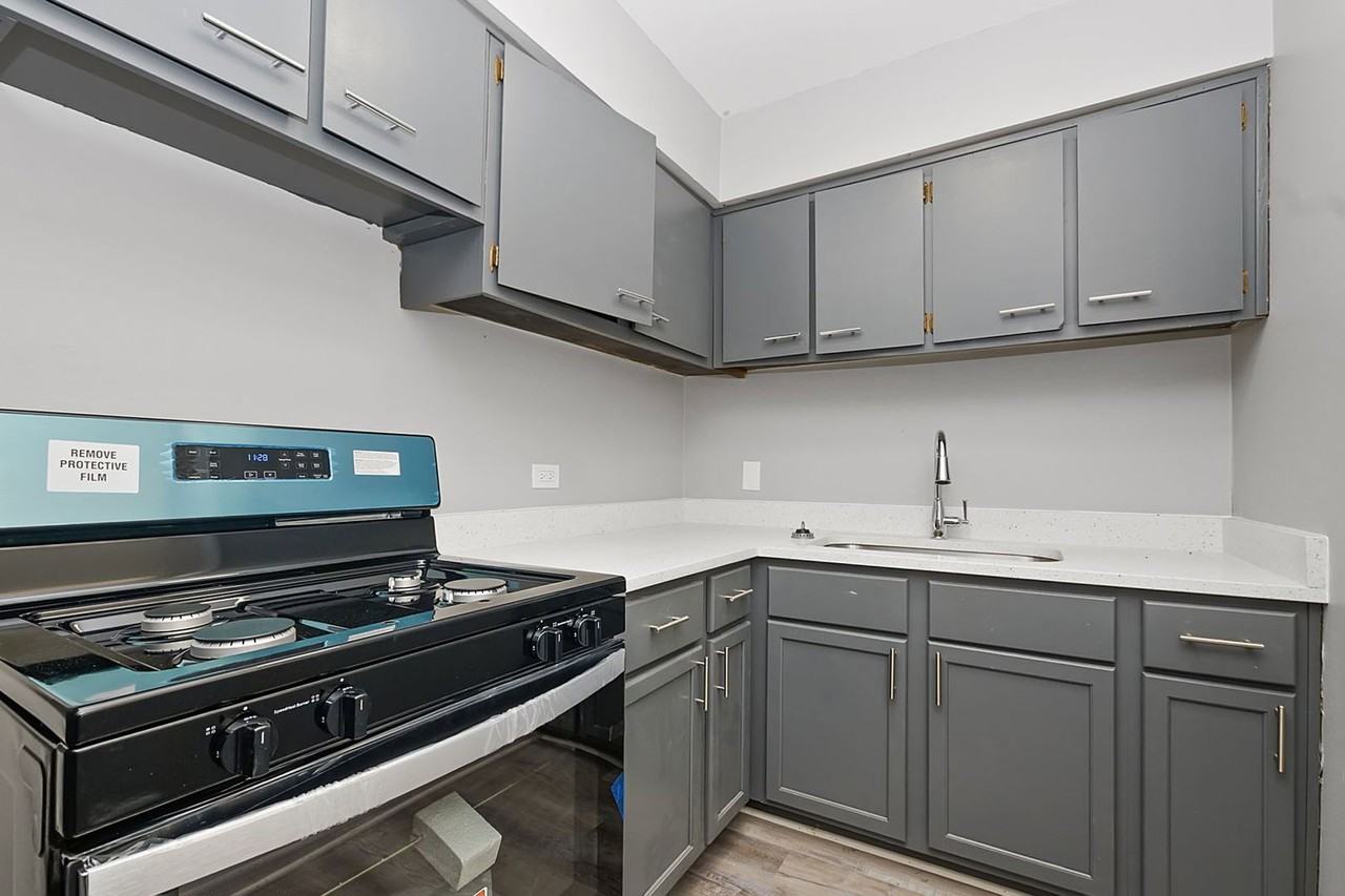 6701 S Troy St - Photo 3 of 6