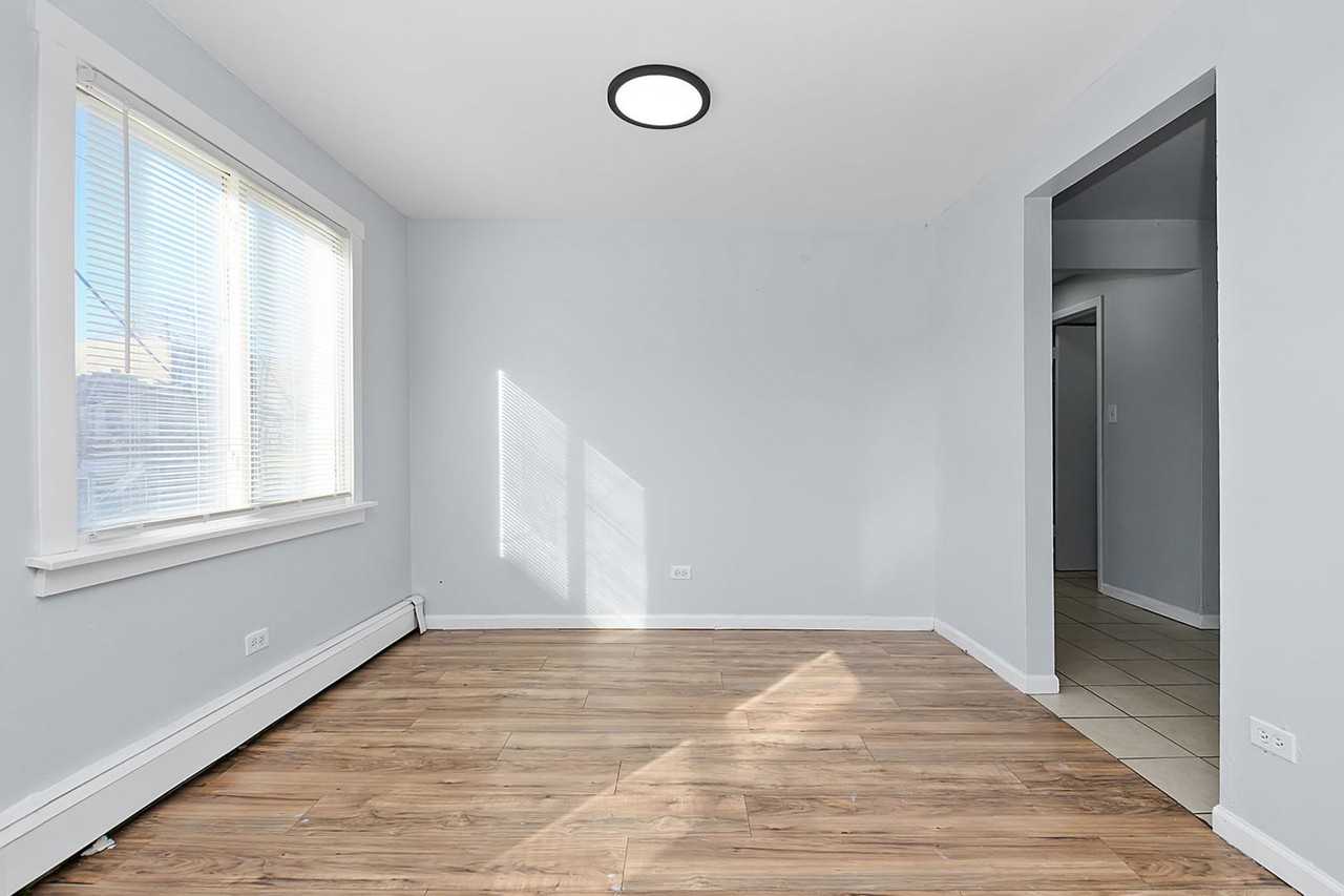 9025 S Cottage Grove Ave - Photo 7 of 8