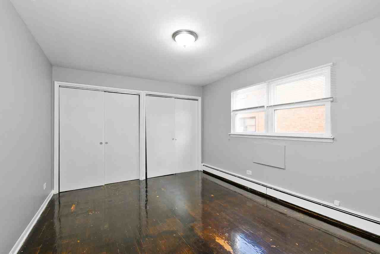 7820 S South Shore Dr - Photo 4 of 8