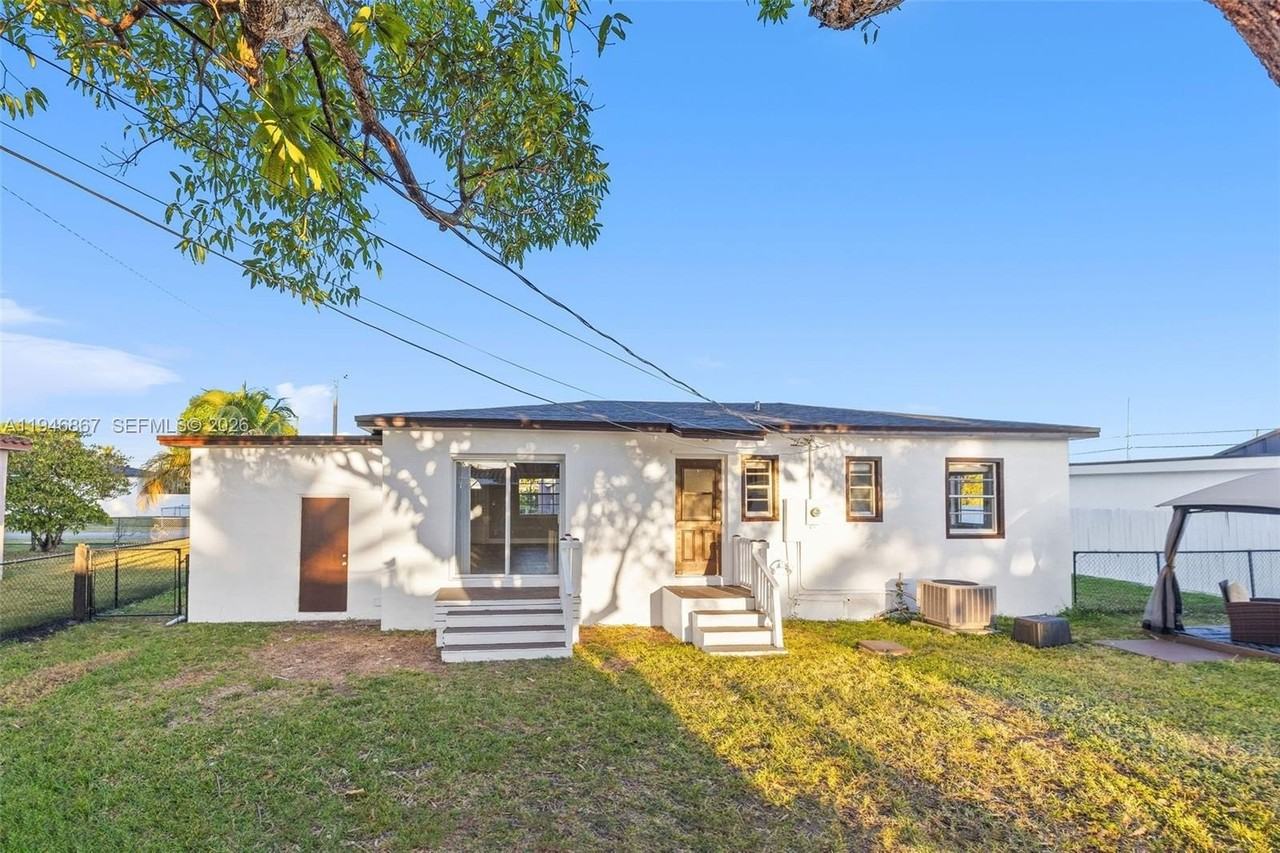 14760 Fillmore St - Photo 2 of 15