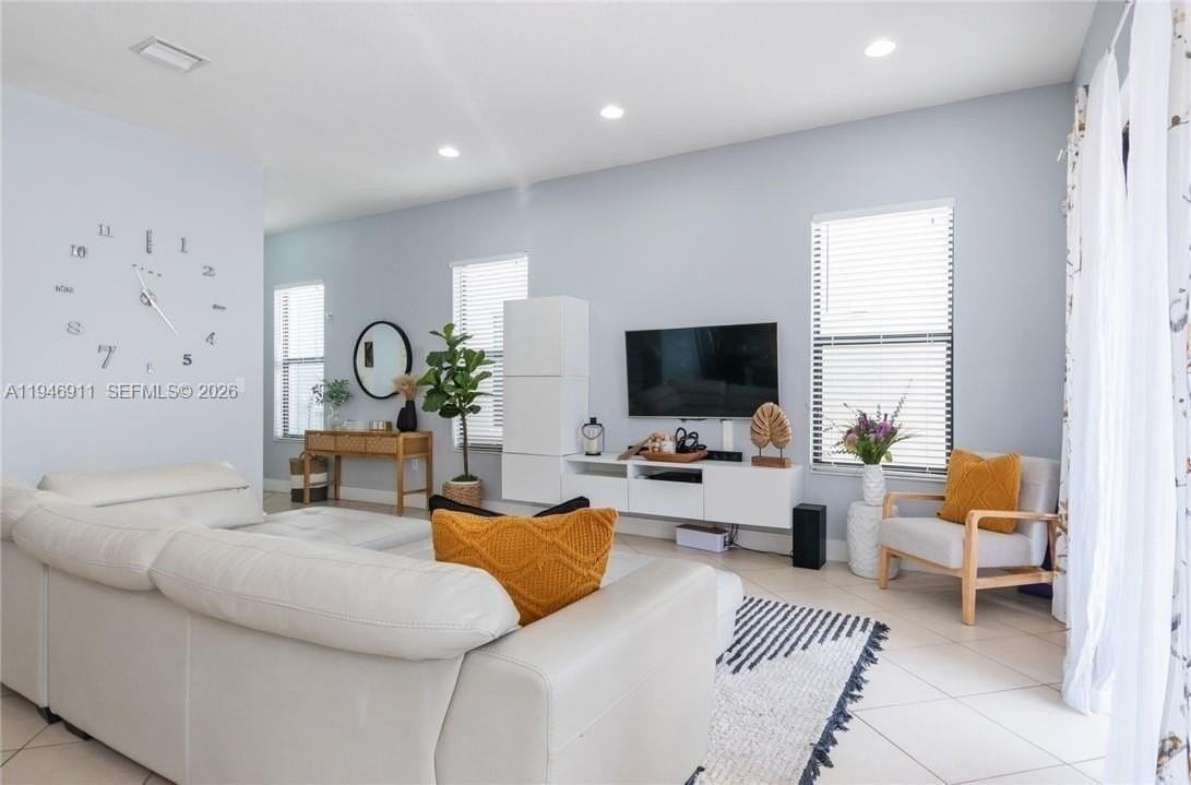 9865 W 34th Ct - Photo 5 of 8