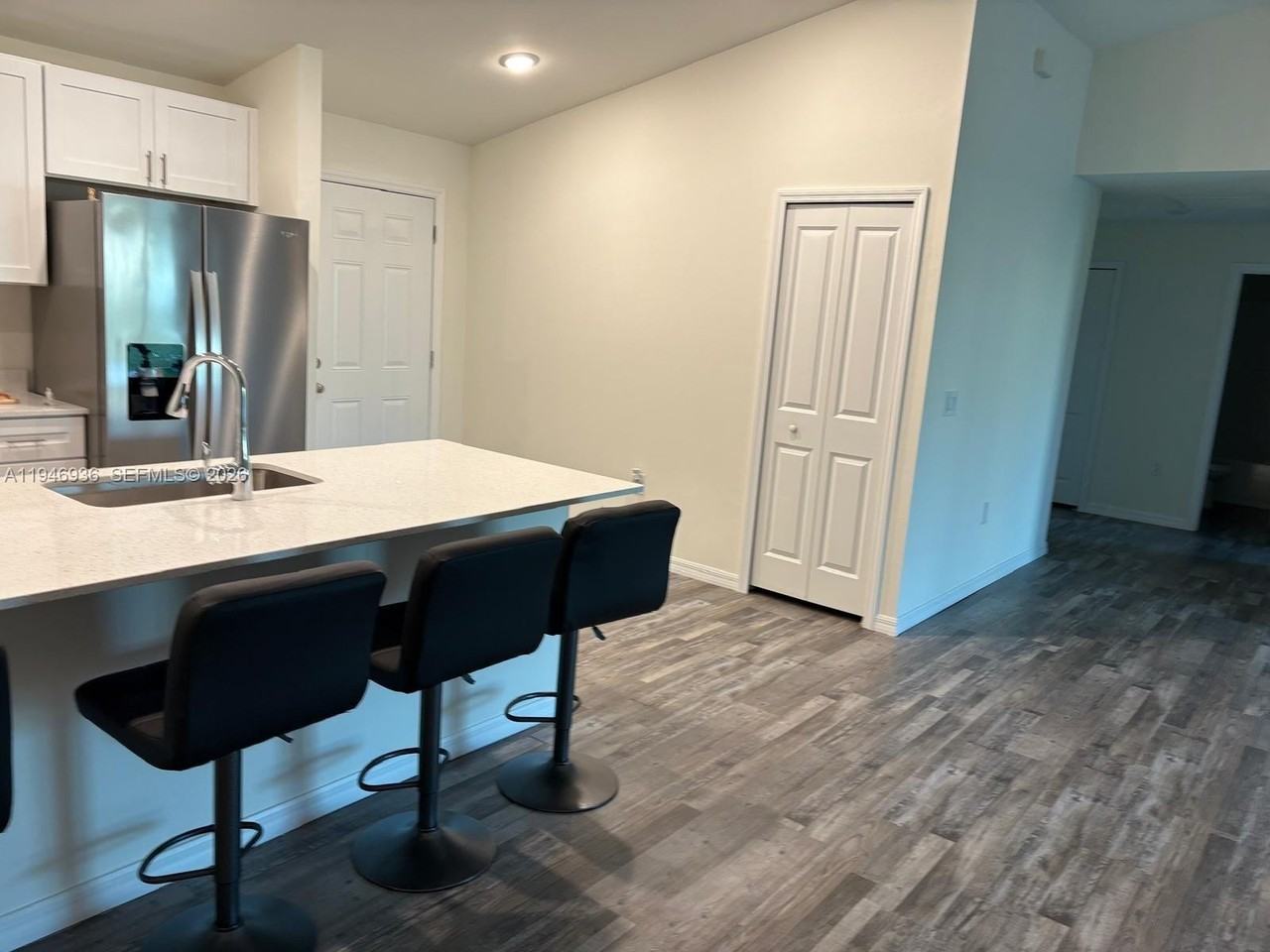 3223 Ne 14th Ave #0 - Photo 3 of 6