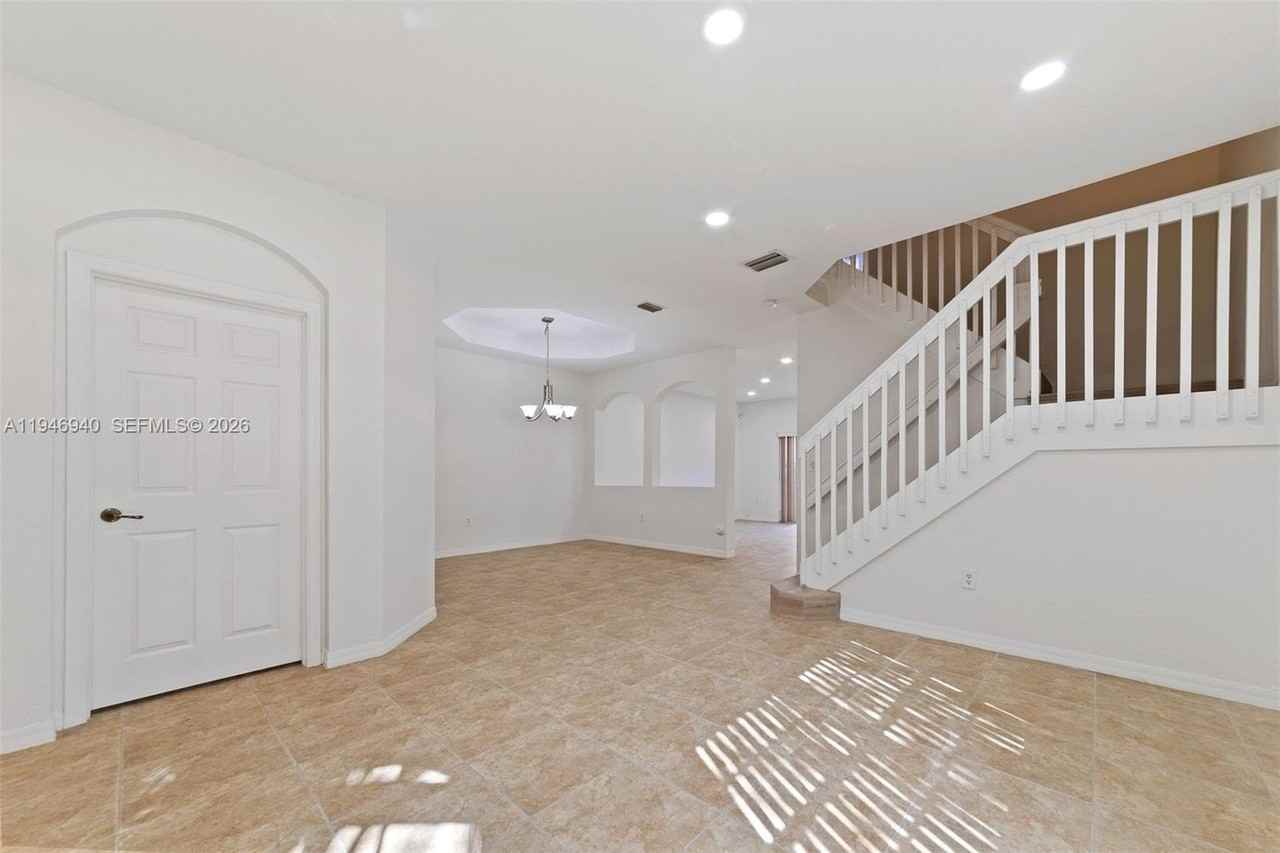 14049 Sw 51st Ln - Photo 3 of 24