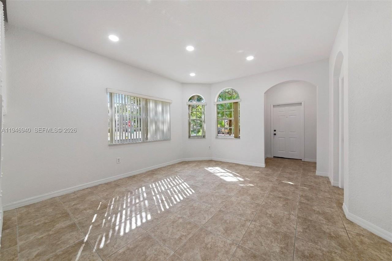 14049 Sw 51st Ln - Photo 6 of 24