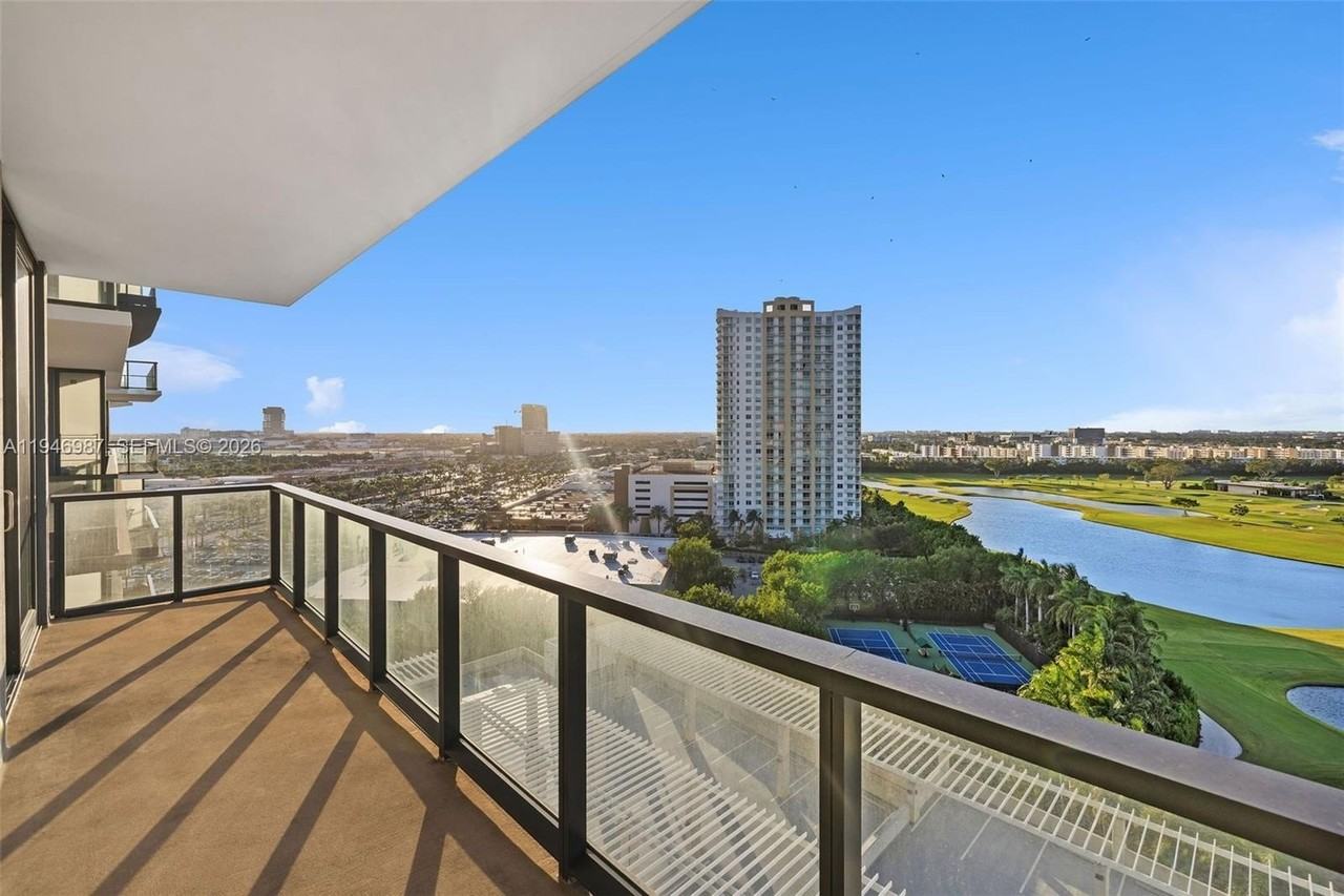 101 Diplomat Pkwy #1503