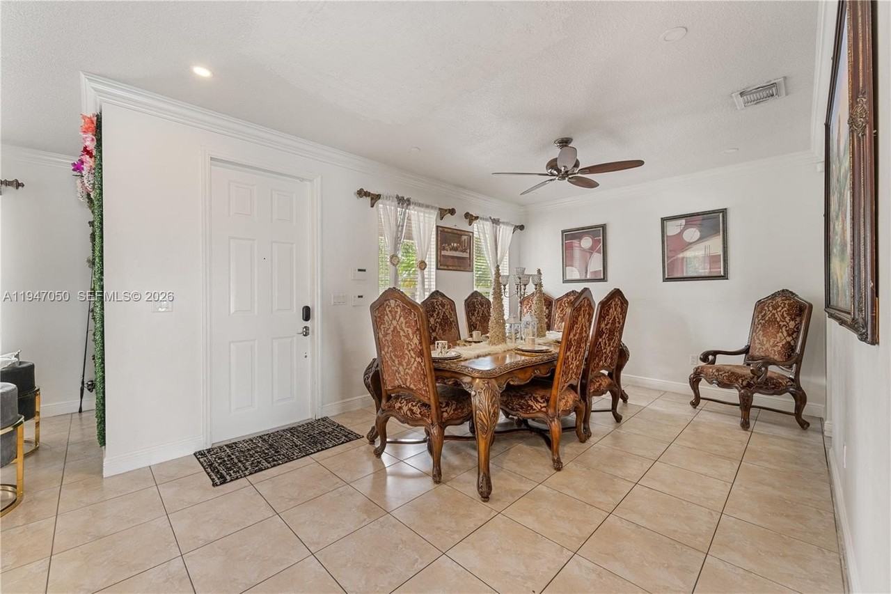 20032 Sw 128th Ct #0 - Photo 4 of 28