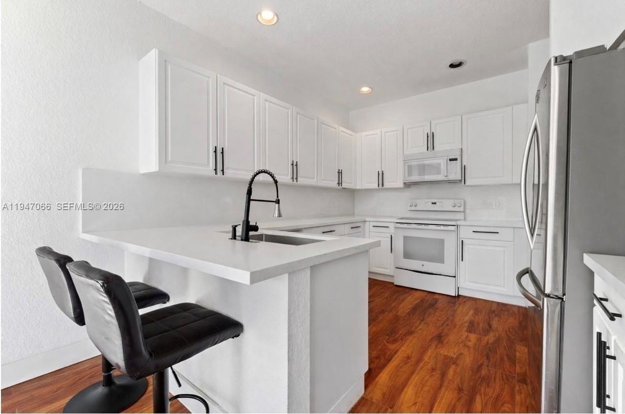 836 Sw 154th Path - Photo 7 of 20