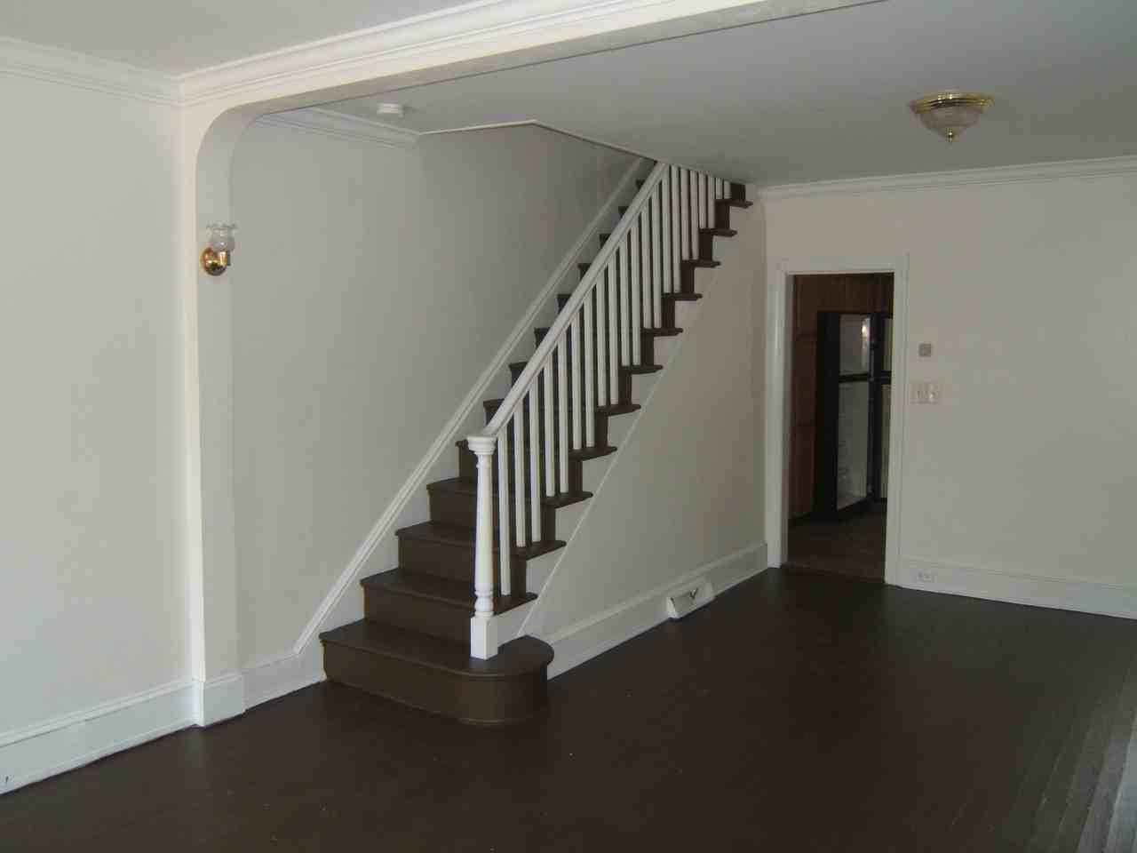 917 Anchorage St - Photo 2 of 7