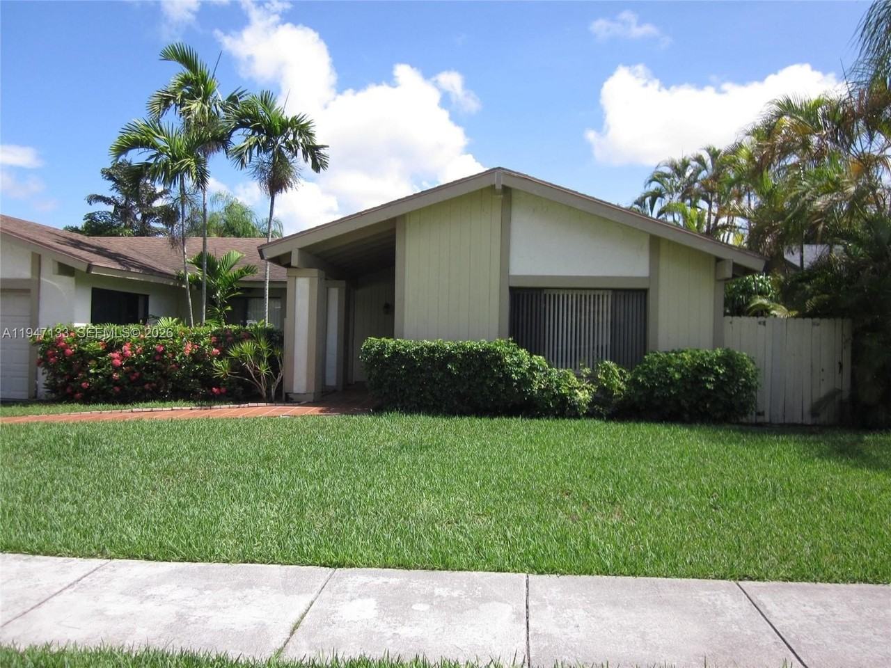 13331 Sw 102nd St - Photo 2 of 21