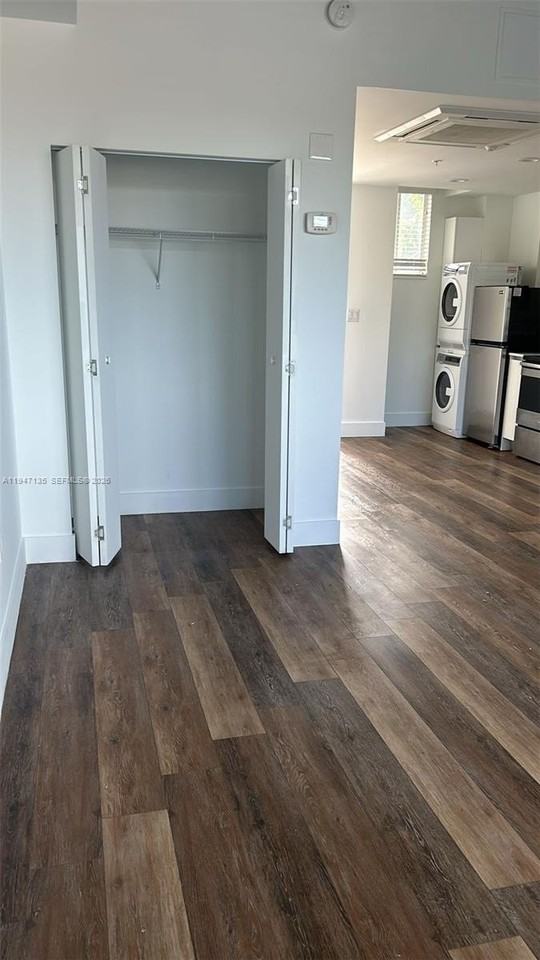 141 Nw 16th Ave #12 - Photo 4 of 5