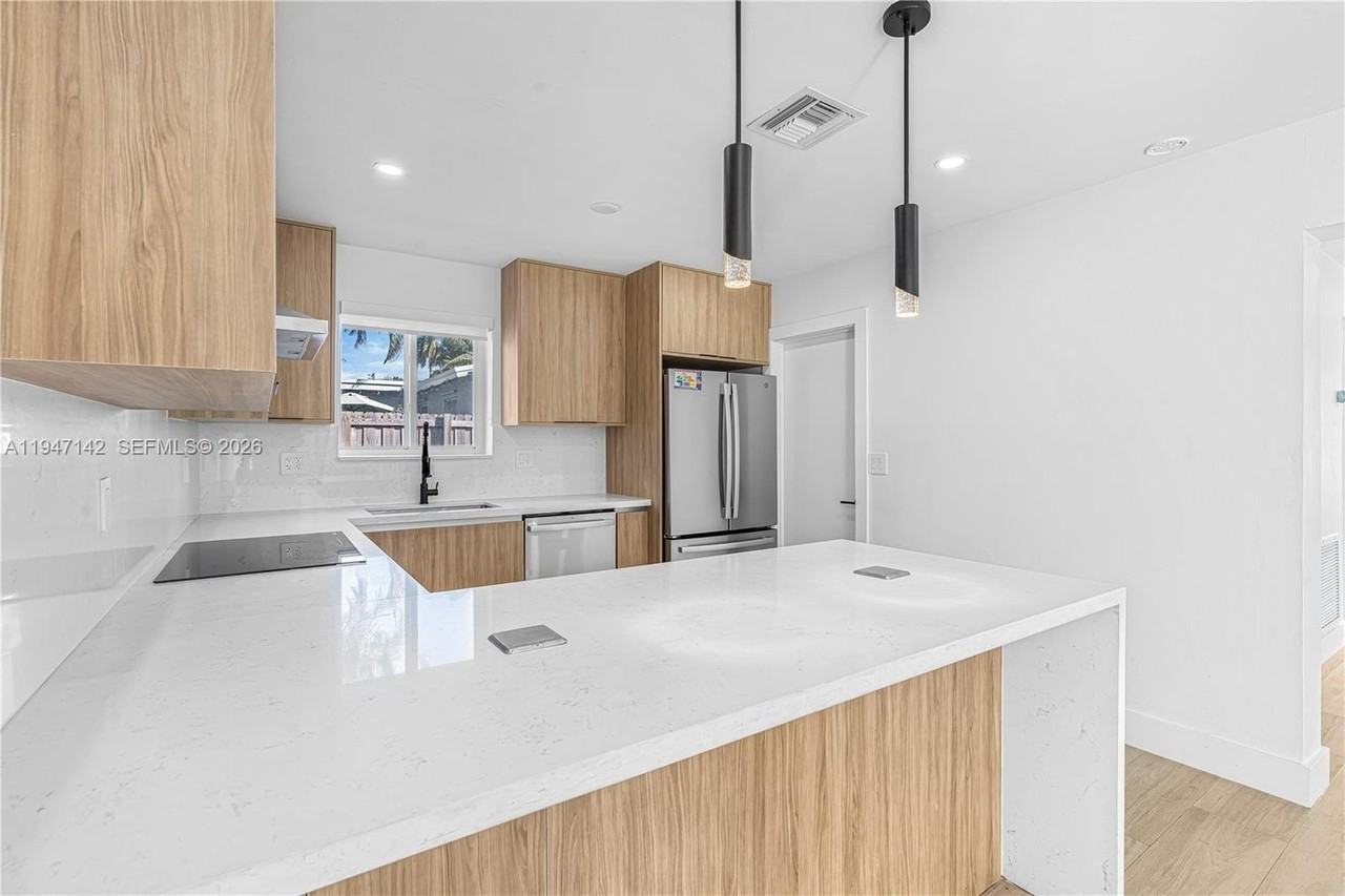 1116 N 31st Ave - Photo 7 of 25