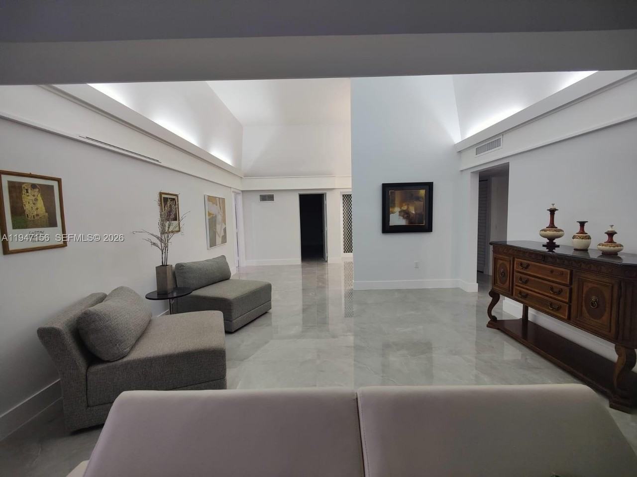 5109 Banyan Ln - Photo 2 of 33