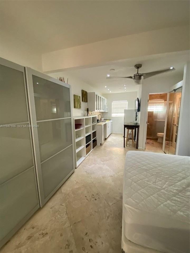 635 8th St #203 - Photo 6 of 20