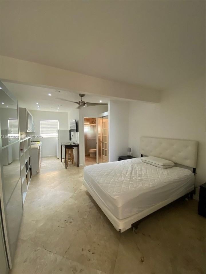 635 8th St #203 - Photo 7 of 20