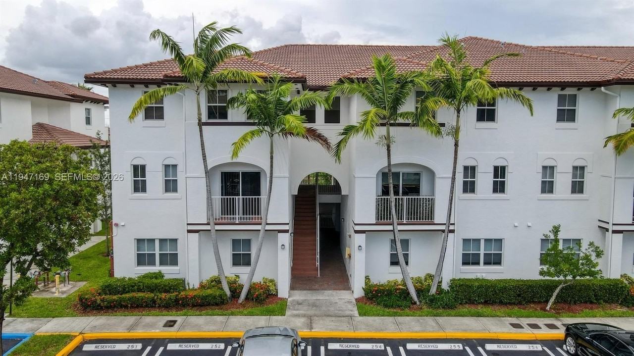 8850 Nw 97th Ave #202 - Photo 2 of 8