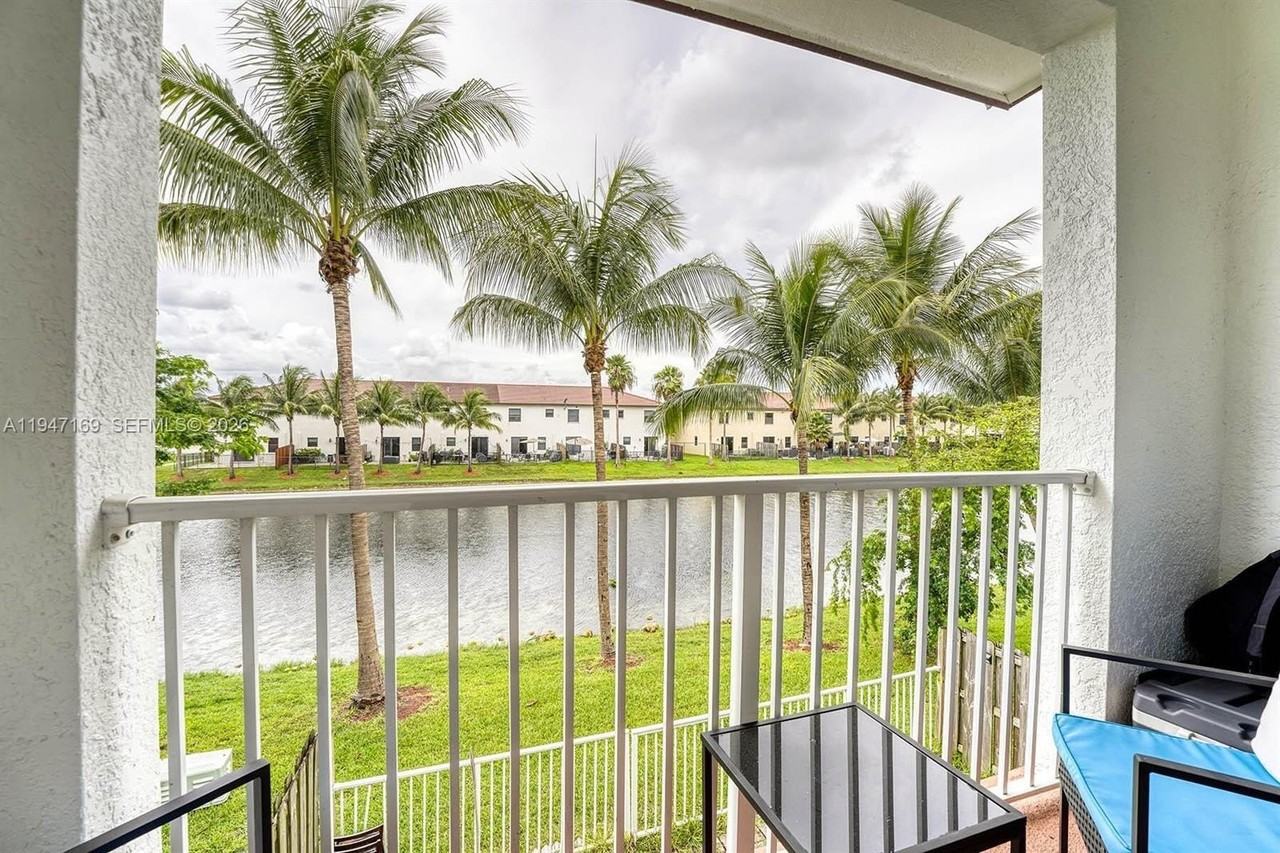 8850 Nw 97th Ave #202 - Photo 5 of 8