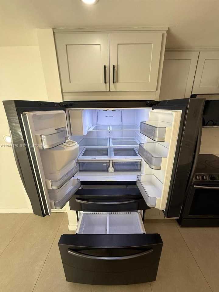 6891 Scott St #NA - Photo 7 of 28