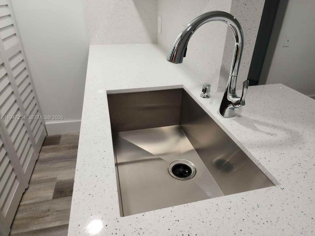 4545 Treehouse Ln #H - Photo 5 of 18