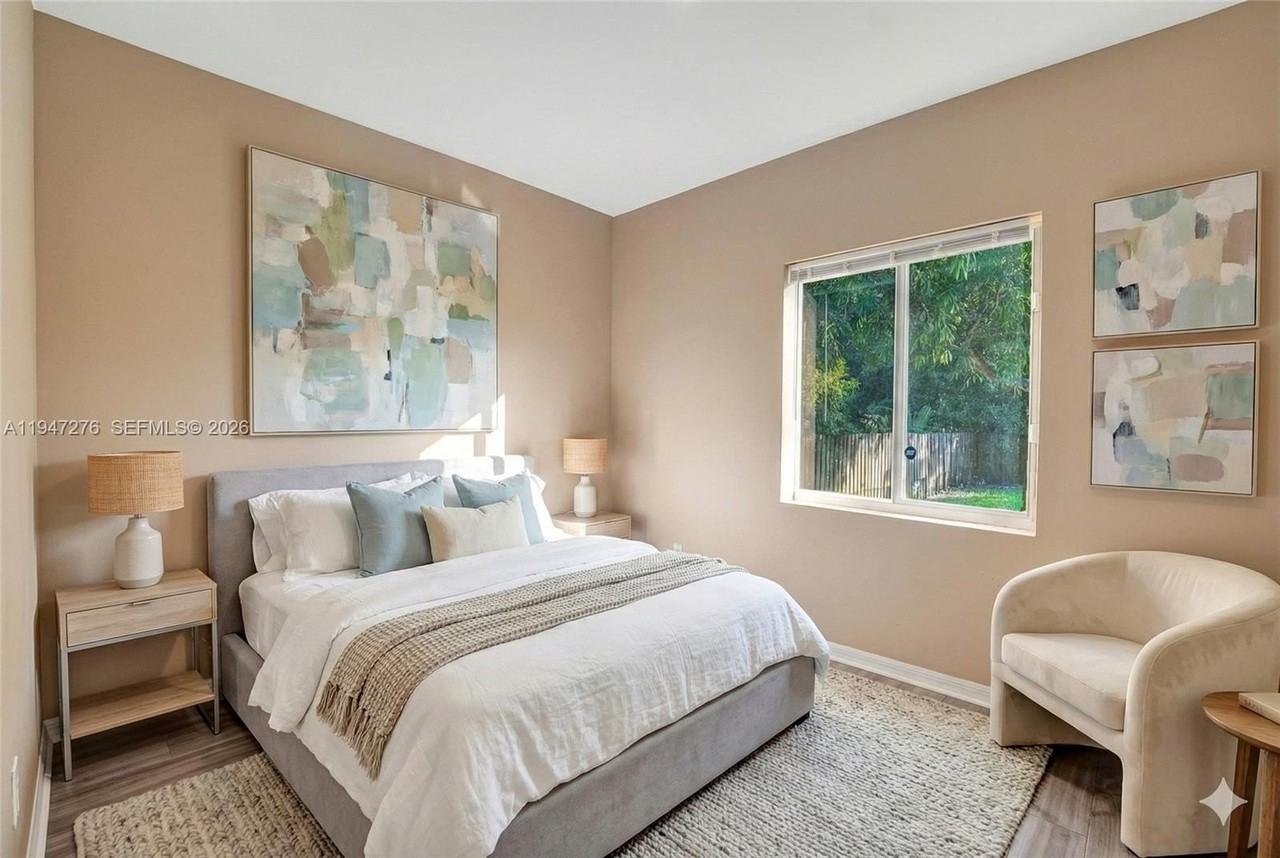 170 Nw 46th St - Photo 6 of 8