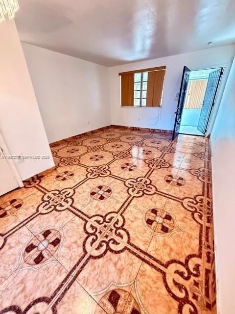 220 Nw 51st St #REAR - Photo 3 of 10