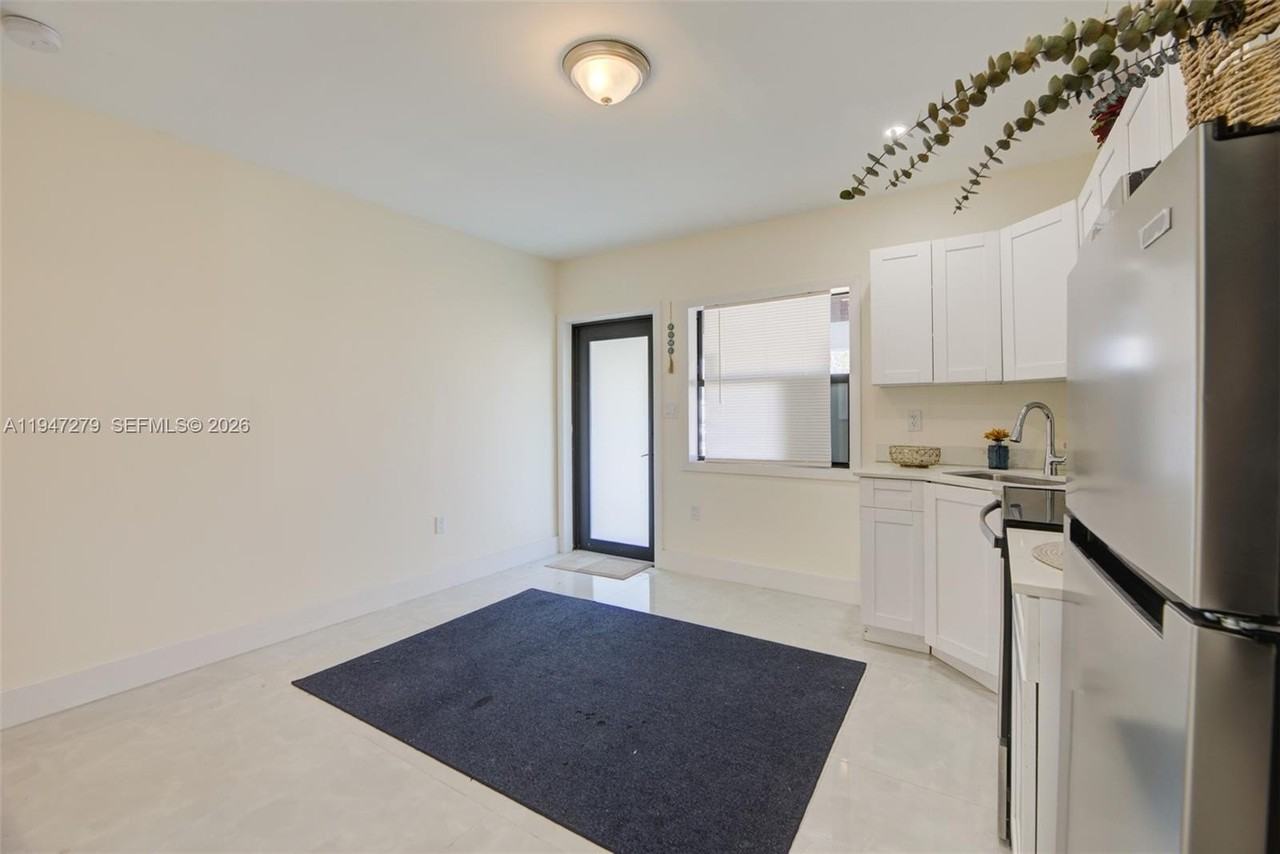 742 Nw 70th St #1 - Photo 4 of 30