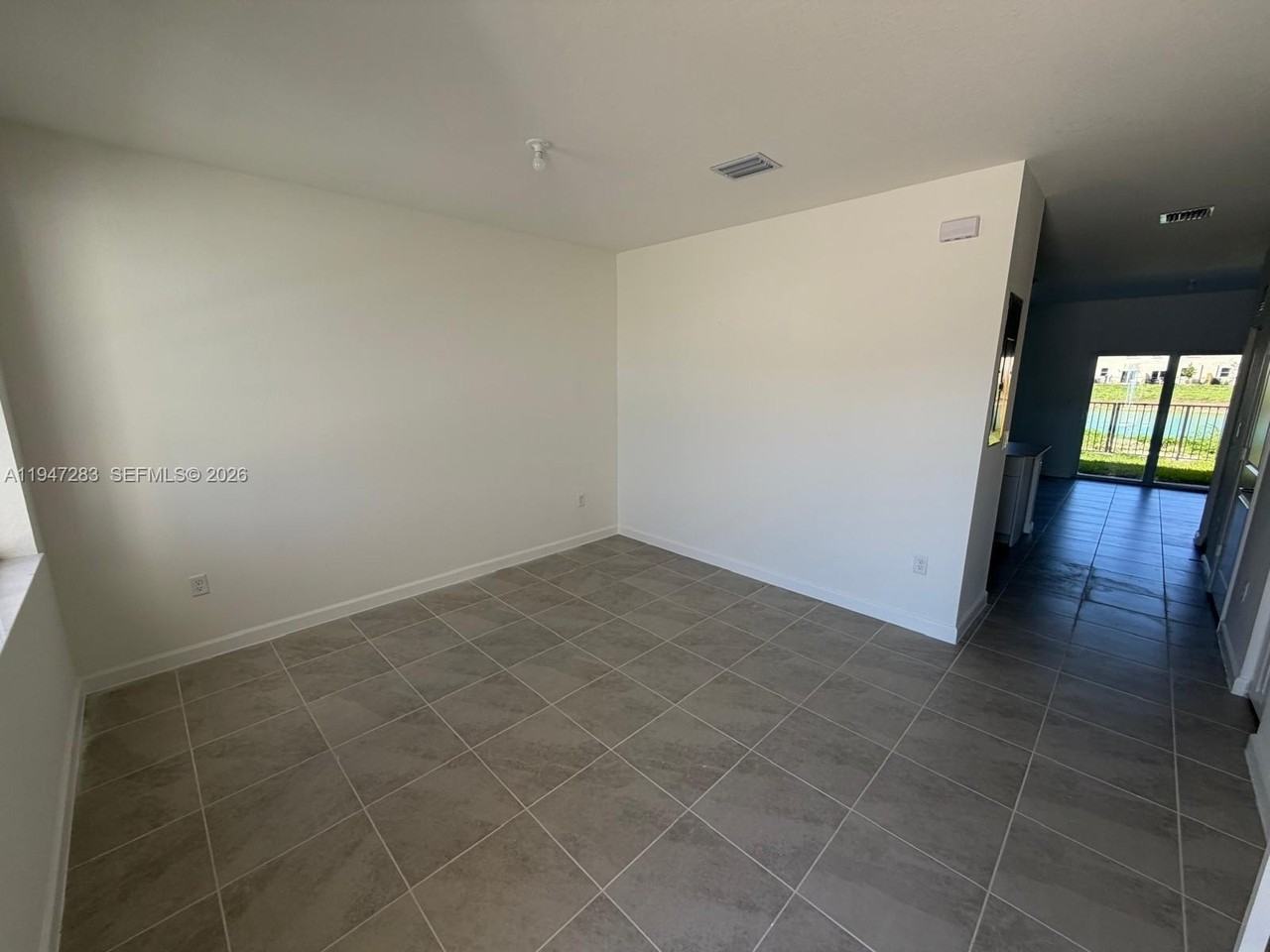 2732 Se 26th Ave #2732 - Photo 2 of 12