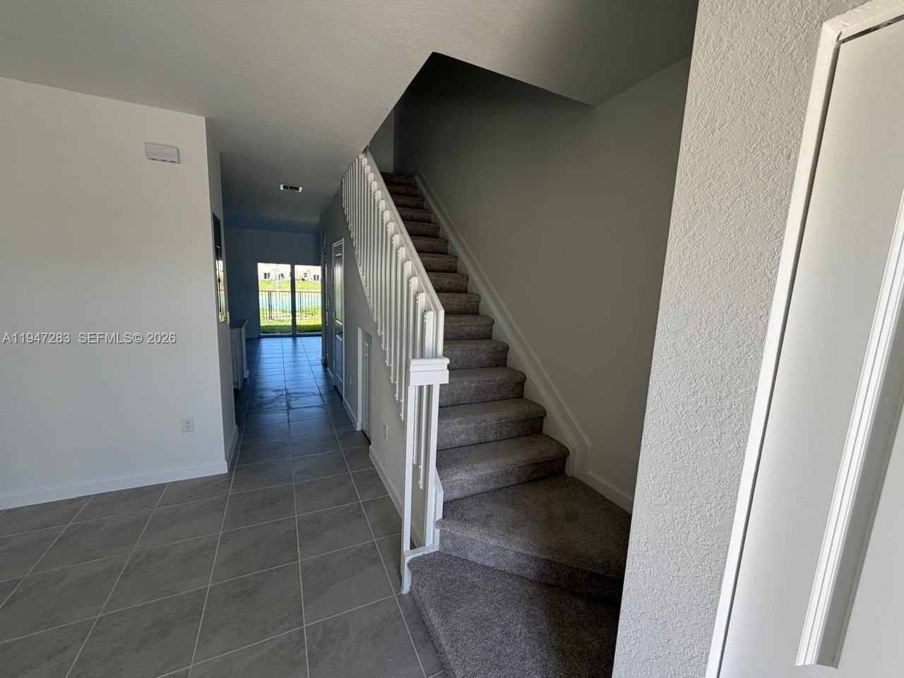 2732 Se 26th Ave #2732 - Photo 3 of 12